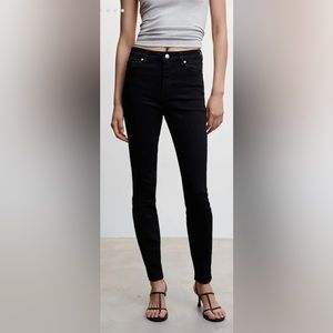 BNWT Mango Anna black jeans size 34
